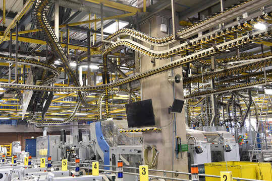 Machines for transport and sorting plant in a printing shop