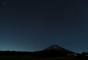 富士山とふたご座流星群