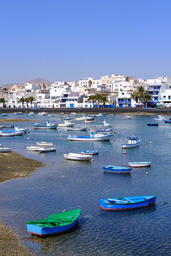 Spain, Canary Islands, Lanzarote, Arrecife, lagoon Charco de San Gines, fishing boats