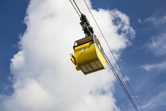 Germany, Bavaria, Chiemgau, Kampenwand cable car
