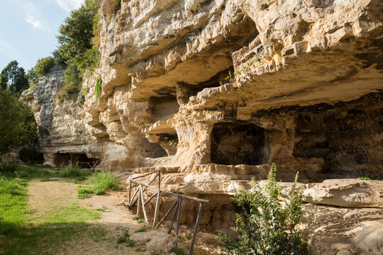 Italy, Sicily, Province of Ragusa, Parco Archeologico Forza, Cava d`Ispica, Grotte cadute
