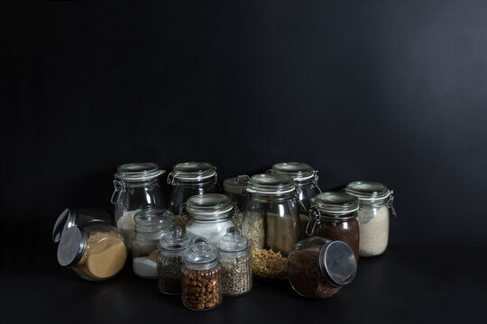 Groceries in jars for waste prevention