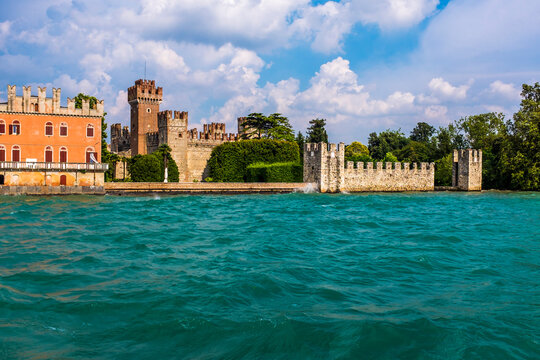 Italy, Province of Verona, Lazise, Lake Garda and lakeshore castle