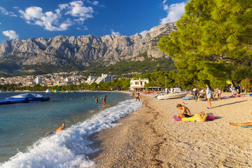 Town beach in Makarska, the Adriatic Sea, Croatia - obrazy, fototapety, plakaty