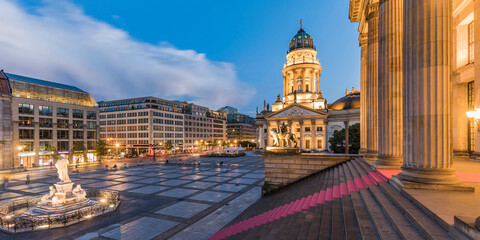 Germany, Berlin, Gendarmenmarkt, Mitte, German Cathedral, Konzerthaus, Schiller fountain and Schiller monument