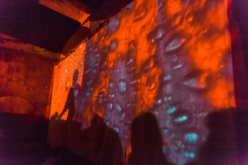 Psychedelic Party, effects of light machine on a wall
