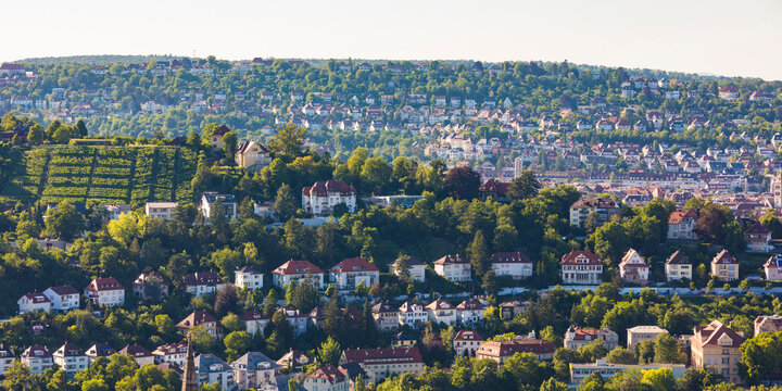Residential buildings and trees at Hasenbergsteige, Stuttgart, Baden-W&Ocirc;&oslash;&Omega;rttemberg, Germany