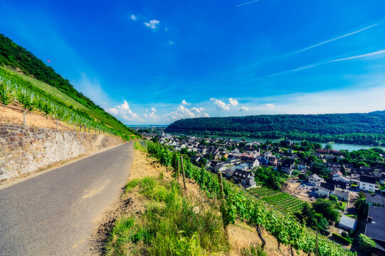 Germany, Rhineland-Palatinate, View to Leutesdorf and Andernach at River Rhine