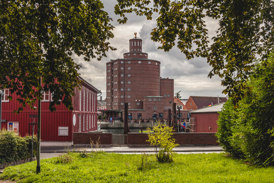 Germany, Schleswig-Holstein, Eckernforde, Rundsilo warehouse and surrounding buildings
