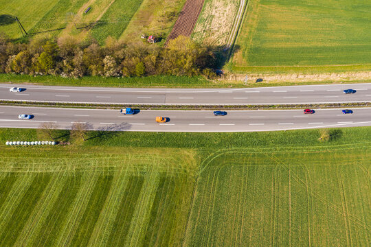 Germany, Baden-Wurttemberg, Remstal, Aerial view of traffic on Bundesstrasse B29 in spring