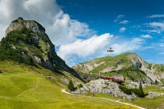 Austria, Tyrol, Maurach, Rofan Mountains, cable car, Airrofan Skyglider over flower meadow