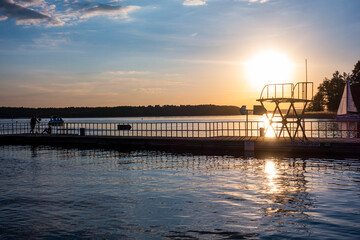 giżycko jezioro słońce zachód słońca wschód słońca pomost mostek plaża giżycko jezioro...