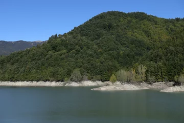 Abwaschbare Fototapete Ligurien brugneto artificial lake dam liguria Italy panorama