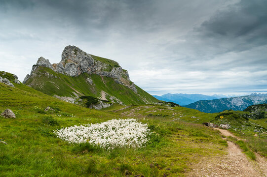 Austria, Tyrol, Maurach, Rofan Mountains