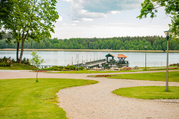 gołdap jezioro molo mostek park ogród