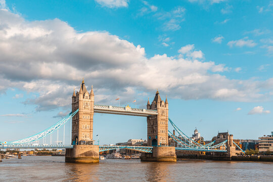 UK, London, Tower Bridge crossing Thames river