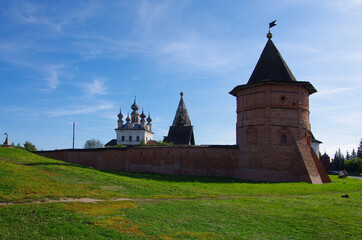 Obraz premium Yuryev-Polsky, Vladimir Oblast, Russia - September, 2020: Mikhailo-Arkhangelskiy Monastery in autumn sunny day