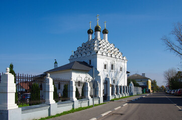 Fototapeta na wymiar Kolomna, Russia - October, 2021: The Nikola Posad church of the Resurrection in autumn day