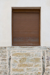 Gros plan sur une fenêtre extérieure