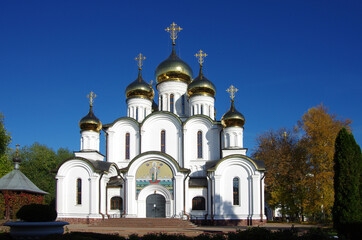 Fototapeta na wymiar Pereyaslavl-Zalessky, Yaroslavl Oblast, Russia - October, 2021: The St. Nicholas Monastery or Nikolsky Monastery in sunny autumn day