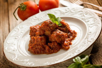 meat balls with tomato sauce traditional italian recipe