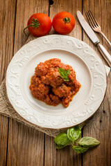 meat balls with tomato sauce traditional italian recipe
