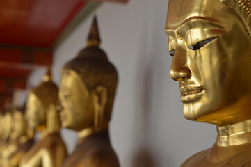 golden buddha statue