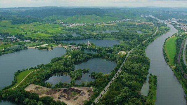 Obrazy (Moselle) — zdjęcia, wektory i wideo bez tantiem (17,783