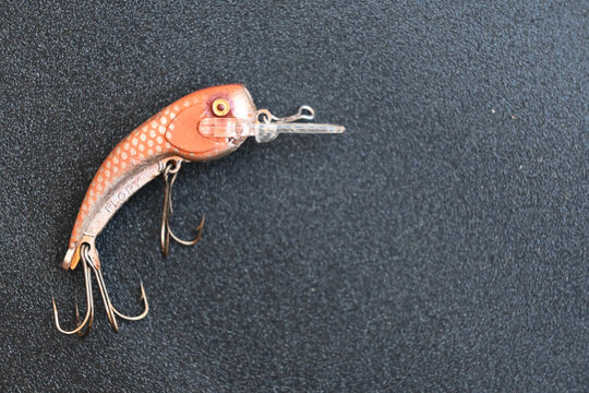 vieux leurres de p&egrave;che color&eacute;s vintage 