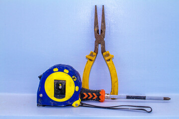 tape measure and measuring tape