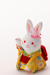 うさぎ年の年賀素材、手招きする兎
