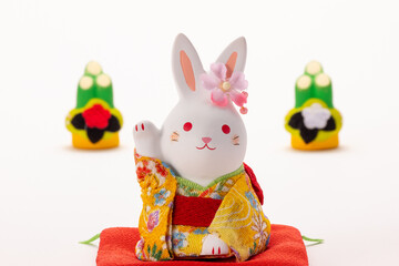 うさぎ年の年賀素材、手招きする兎