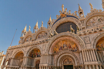 Naklejka premium ヴェネチアの伝統的な建物の風景