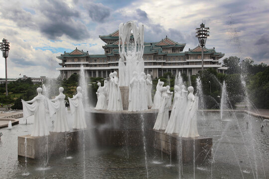 Mansudae Fountains in front of Grand People's Study House, North Korea ,Pyongyang,