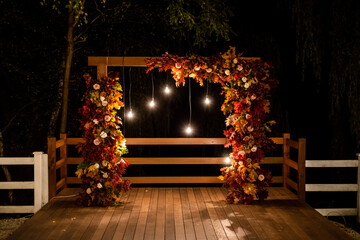 Wedding arch. Autumn wedding.