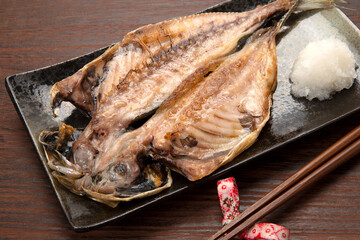 鯵の干物の炭火焼