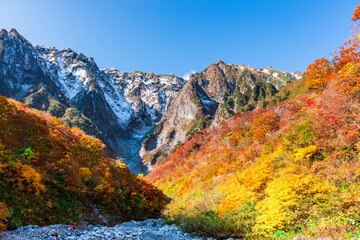 谷川岳　一ノ倉沢の紅葉