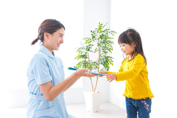 Fototapeta premium 病院で診察を受ける子ども