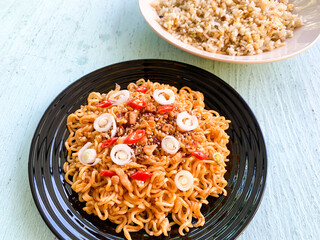 plate of indonesia instant fried noodle 