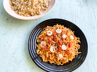 plate of indonesia instant fried noodle.
