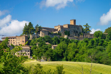 Fototapeta na wymiar Panoramic view of Tabiano, Parma province