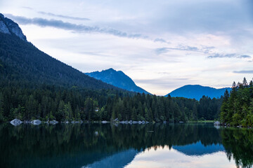 Fototapeta na wymiar Majestic Lakes - Hintersee 