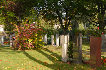 Obraz premium herbstliche friedhofsstimmung