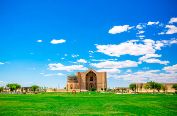 Fototapeta na wymiar Mausoleum of Khoja Ahmed Yasawi in the city of Turkestan. The historical center of Kazakhstan. Islamic religion, Muslim dignity. The Silk Road is a tourist place.