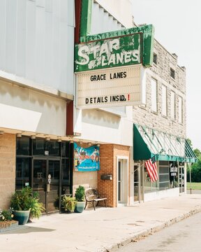 Vintage Bowling Alley Sign In Carthage, Missouri