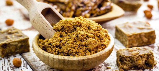 Peanut paçoca is a traditional Brazilian sweet based on ground peanuts, manioc flour and sugar.