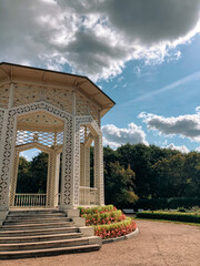 Fototapeta premium gazebo in the park. summer park
