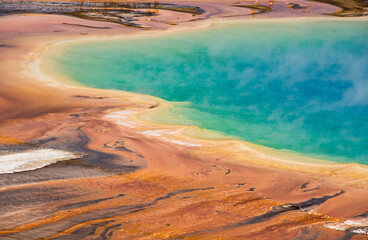 Grand Prismatic Hot Spring, Midway Geyser Basin, Yellowstone National Park, Wyoming, USA 