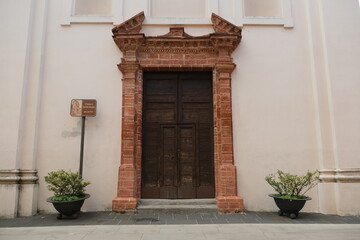 Fototapeta na wymiar La chiesetta di Santa Marta nel centro storico di Mozzanica in provincia di Bergamo.