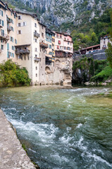 Pont-en-Royans et ses maisons suspendues